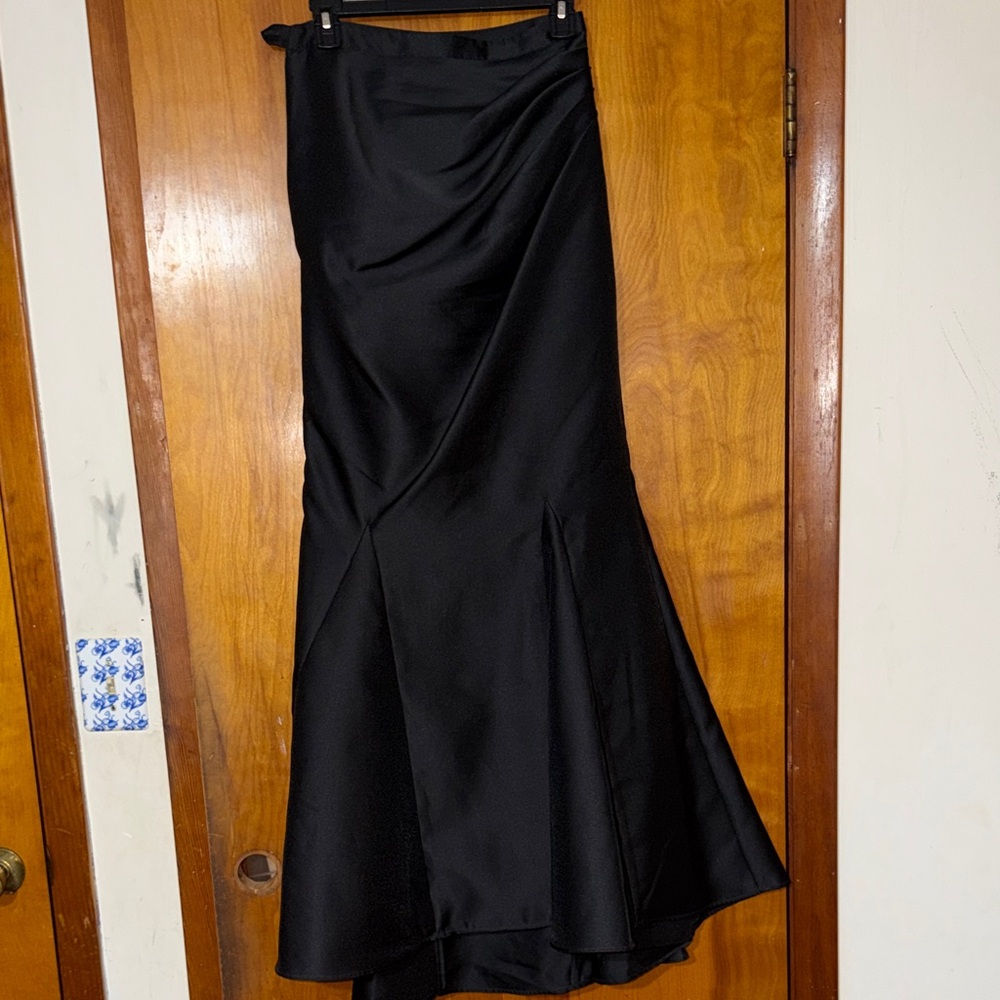 Badgley Mischka Black Satin Flared Maxi Skirt